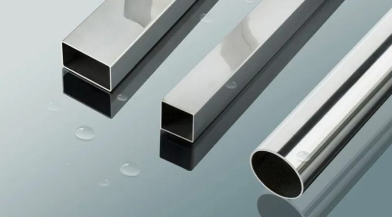 Зеркальная профильная труба: критерии выбора для надежного и стильного проекта