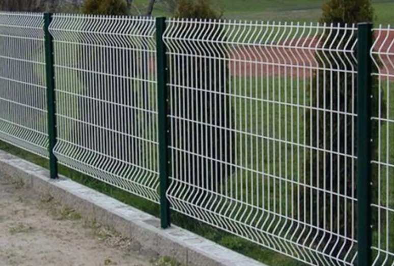 Монтаж забора и сетки для ограждения своими руками