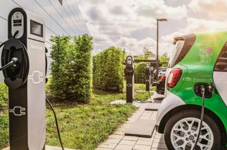 Почему сервис для электромобилей и гибридов — выгодная ниша